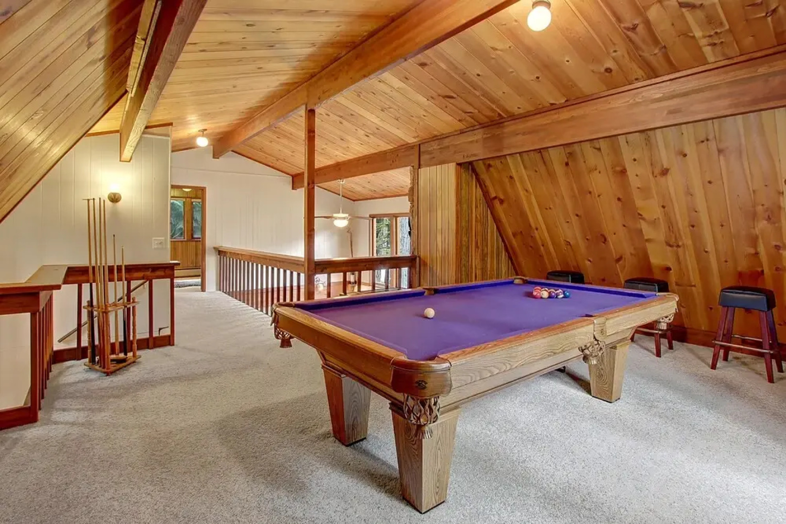 Fox Haven - Two Bedroom Cabin with Hot Tub