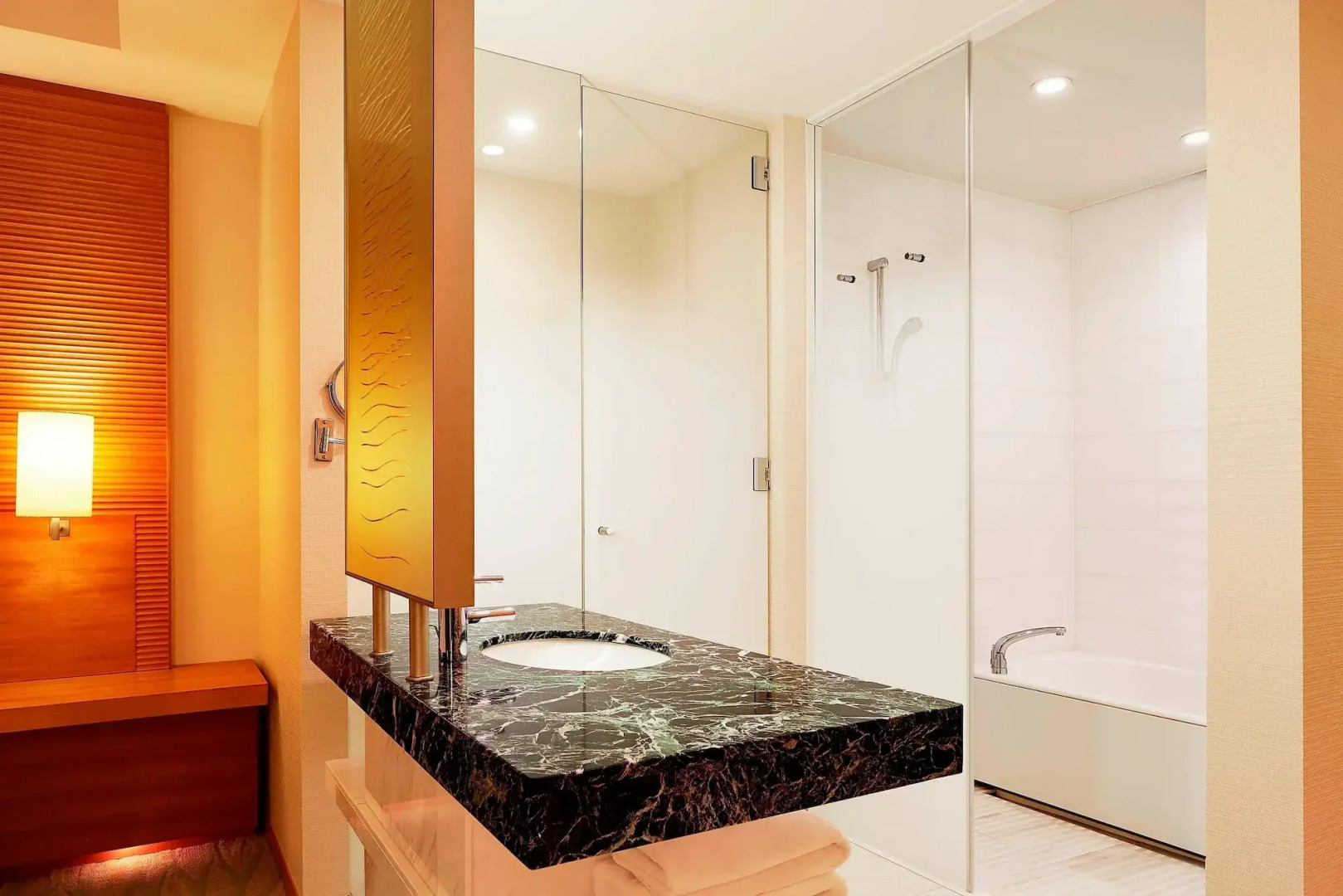 Отель Sheraton Grand Hiroshima