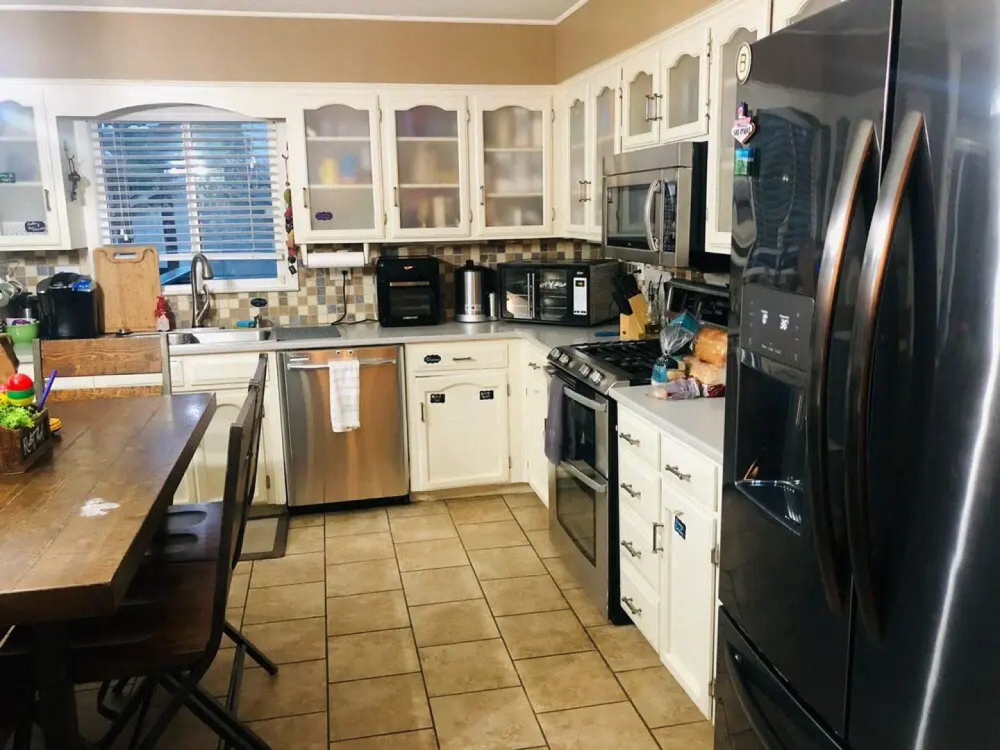 Becky & Marvels 420 Home With A Rentable Room And Wifi