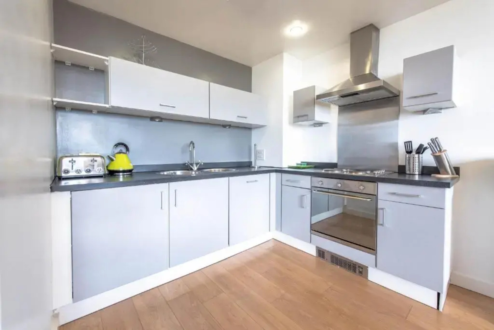 *AH4U* 1-Bed Apartment