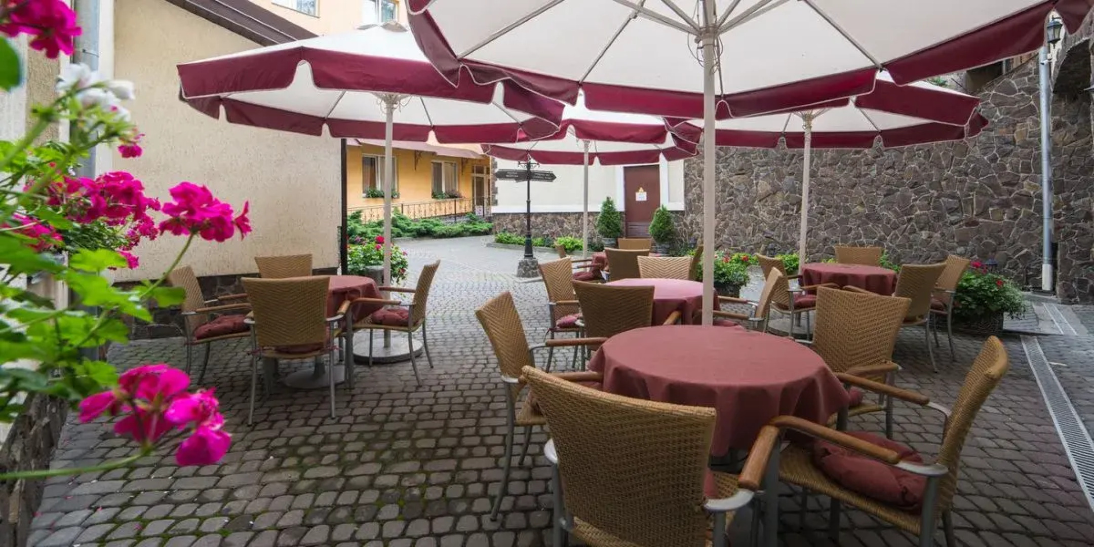 Optima Дворжец Львов