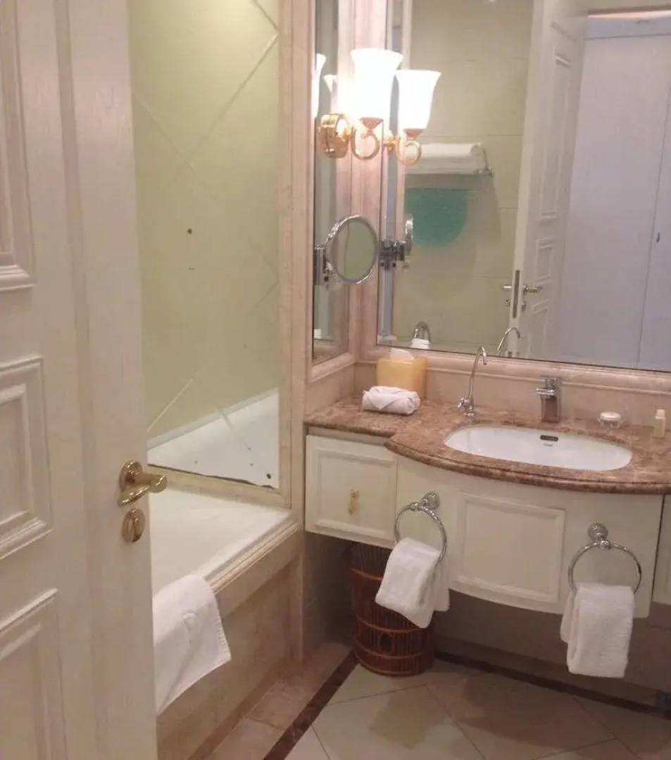 Hebei Tai Hang Guo Hotel