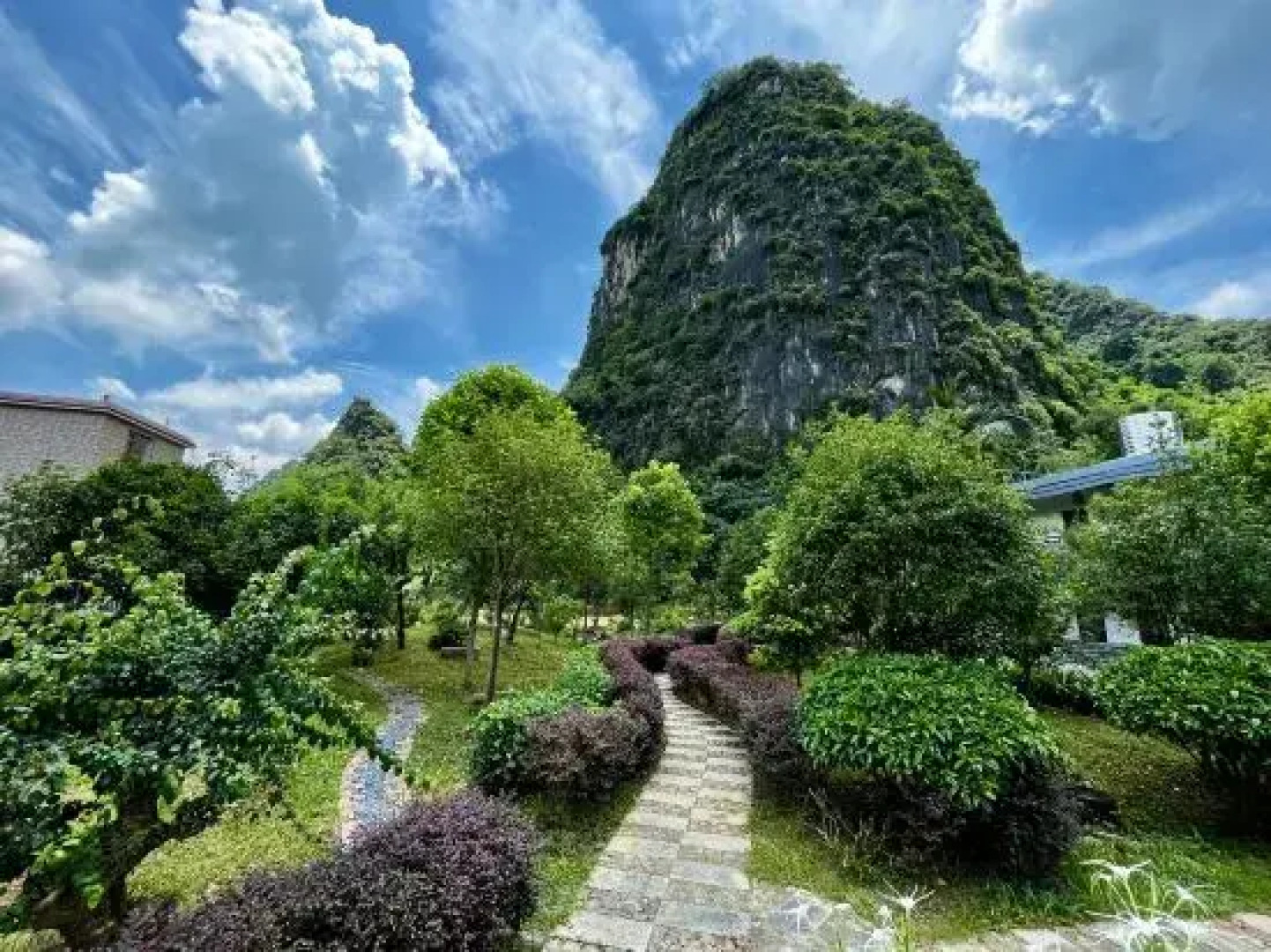 Yingxi Peak Forest Corridor Cuiying Residence