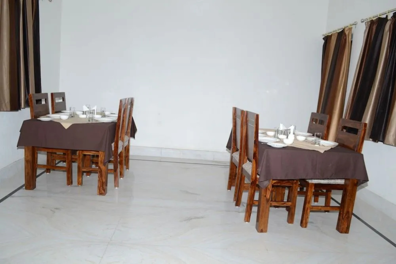 Sartaj Hotel