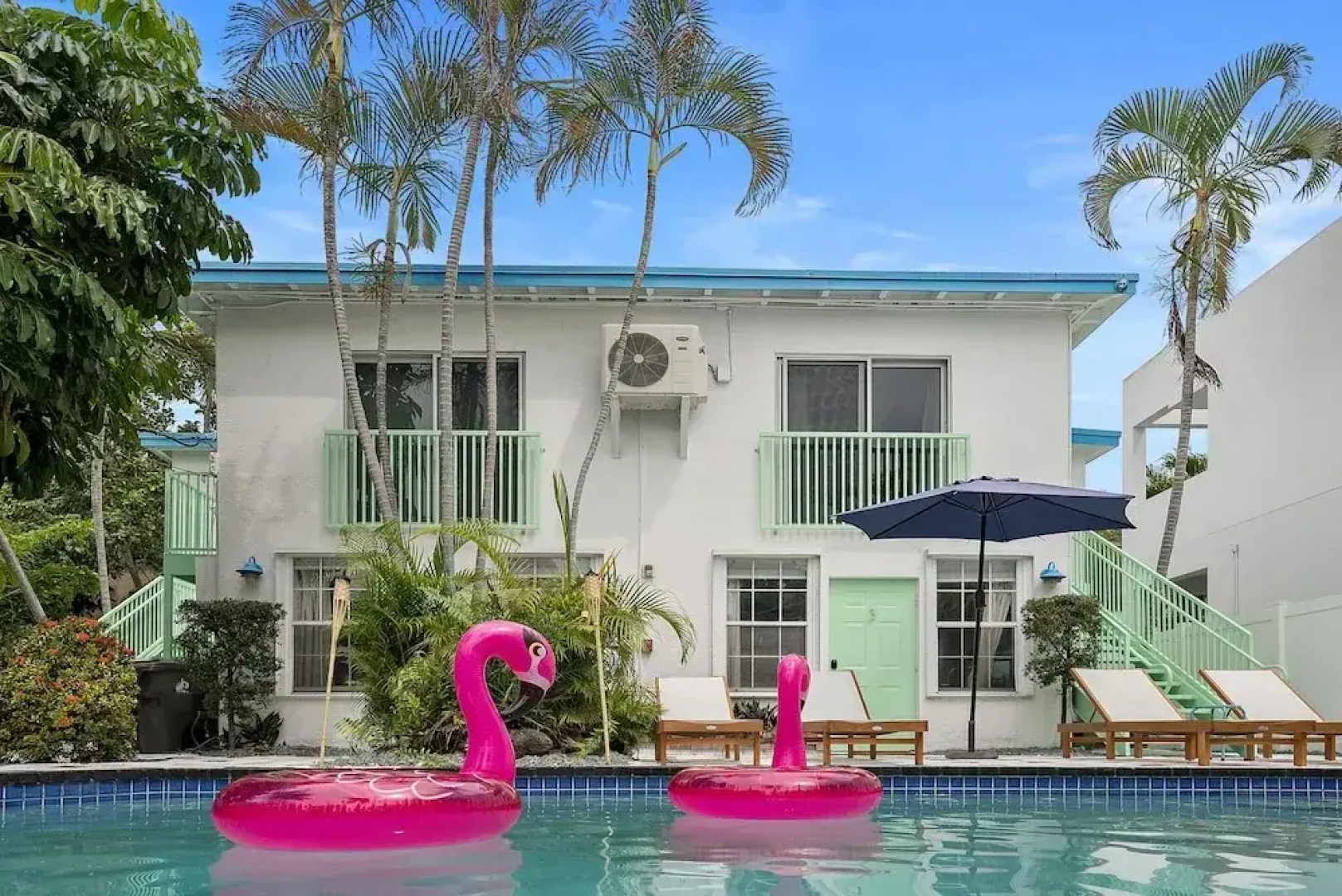 Las Olas Guest House