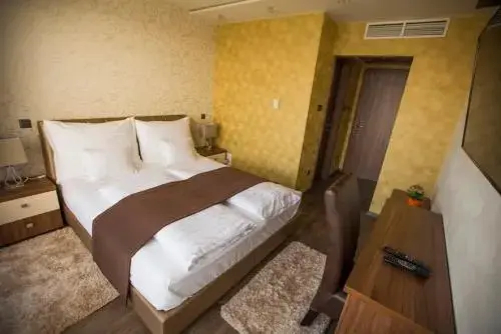 Pole Position Beach Hotel