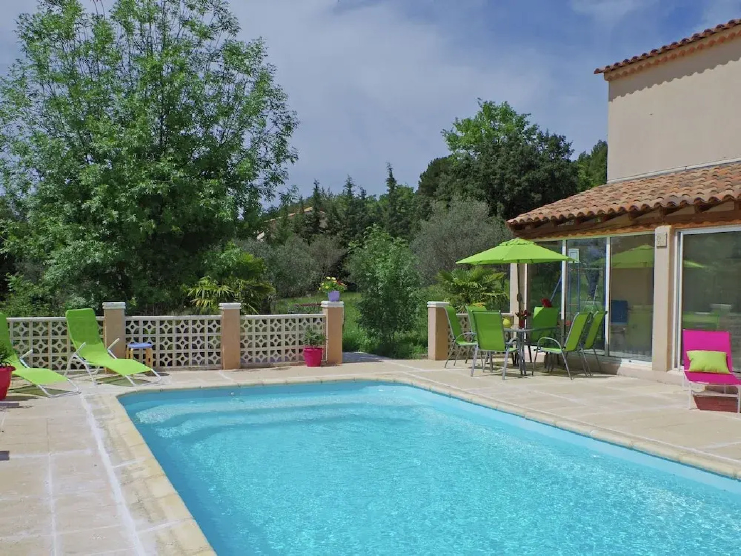 Spacious Villa in Aups With Swimming Pool