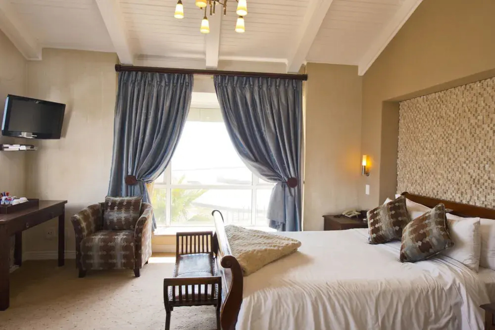 Protea Hotel Burning Shore