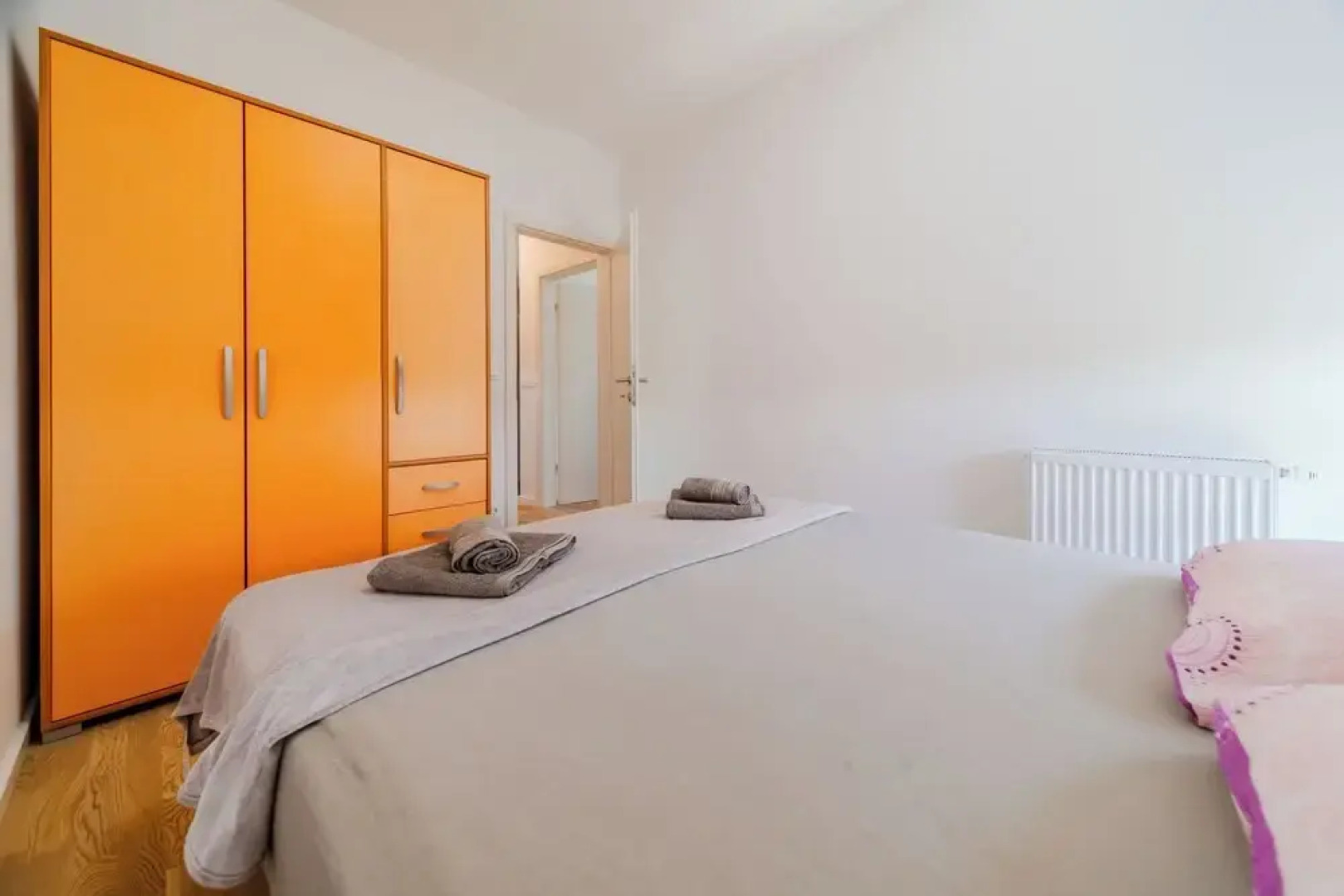 Modern Apartment With Balcony And Garage