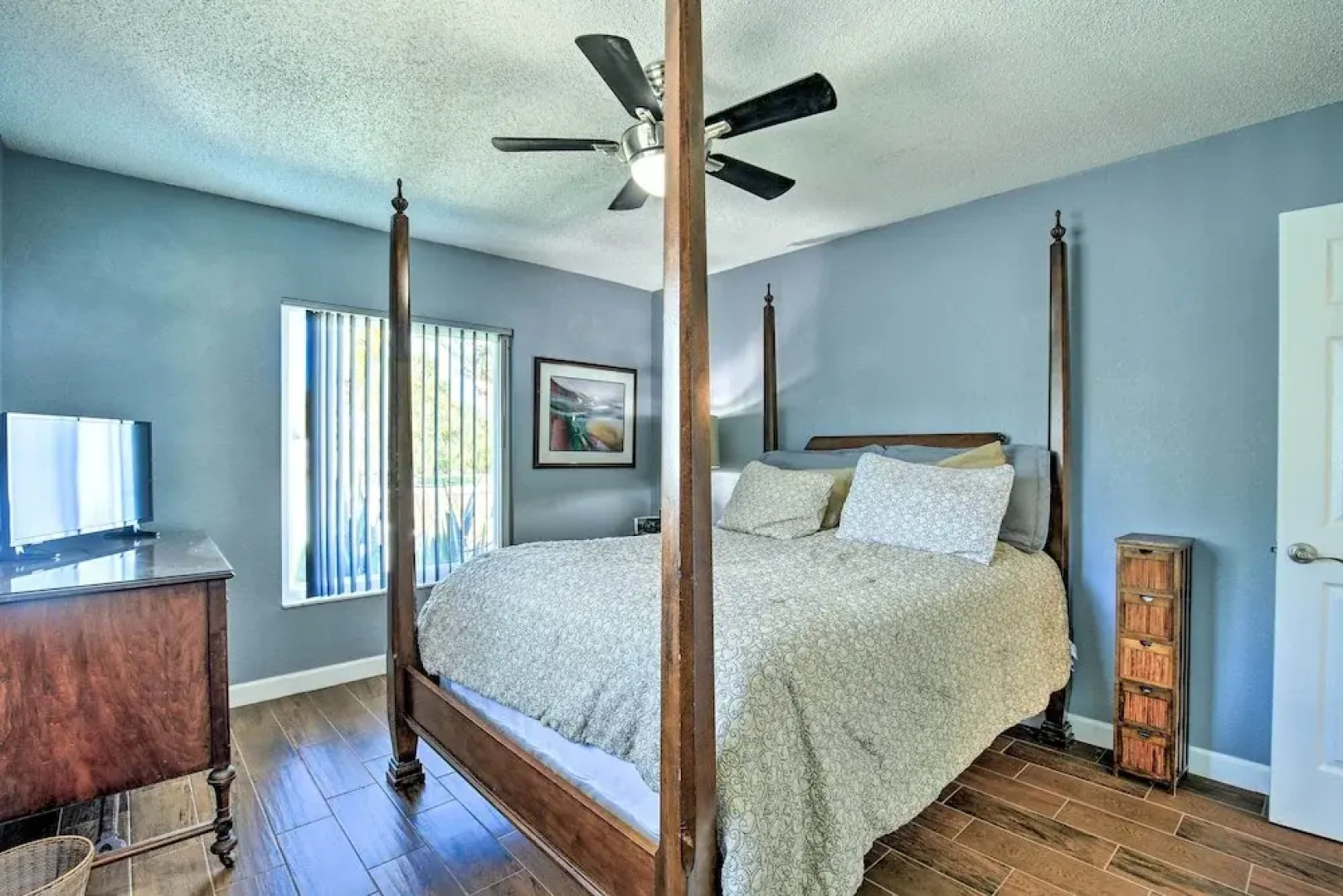 Single-story Home w/ Hot Tub - Pets Welcome!