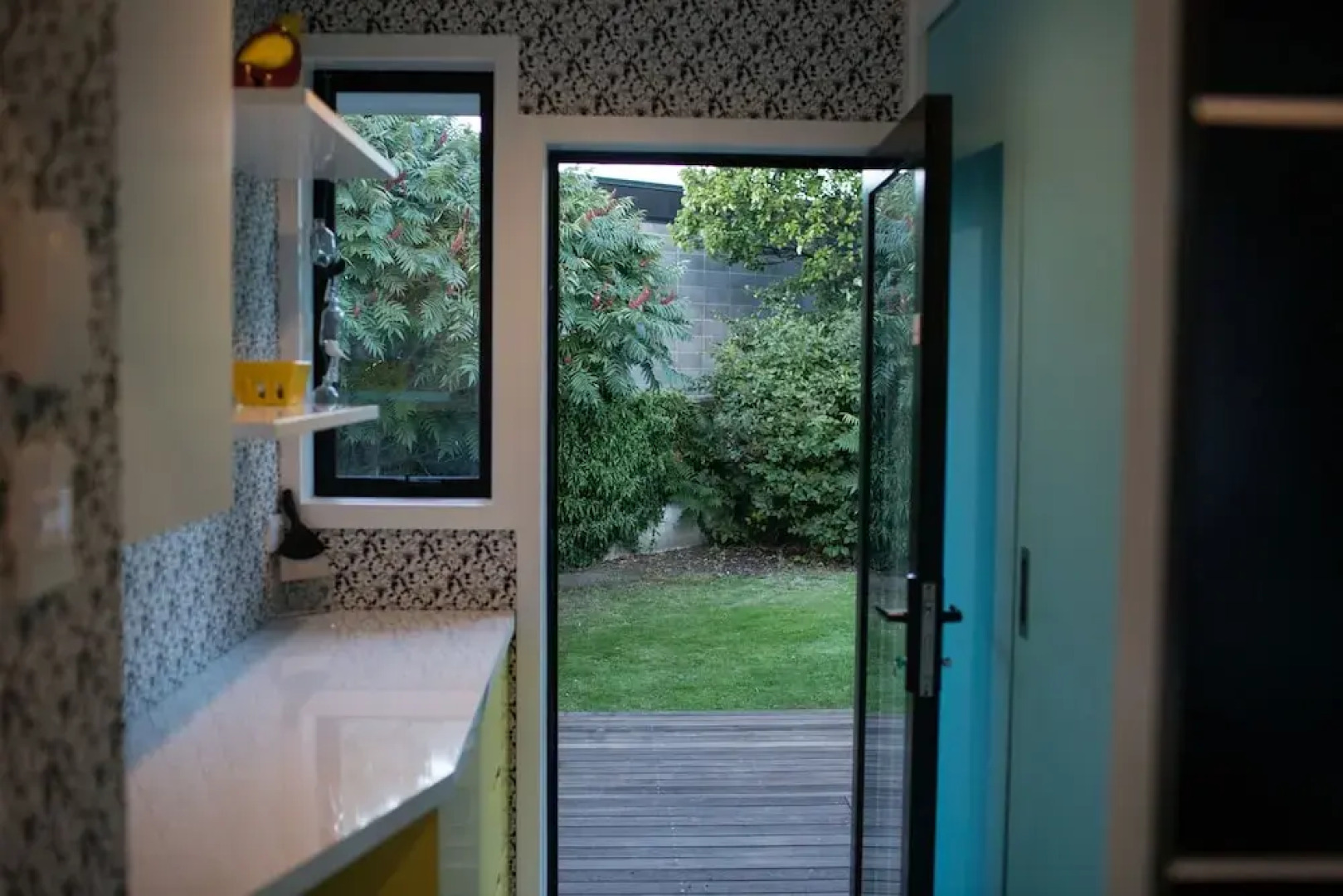 Wanaka Lakefront Gem