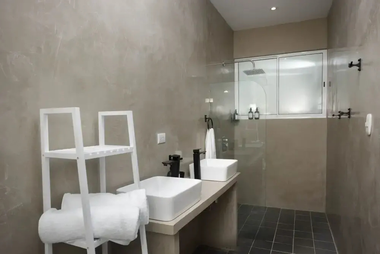 Gigi Brown Villa Frida Puerto Viejo