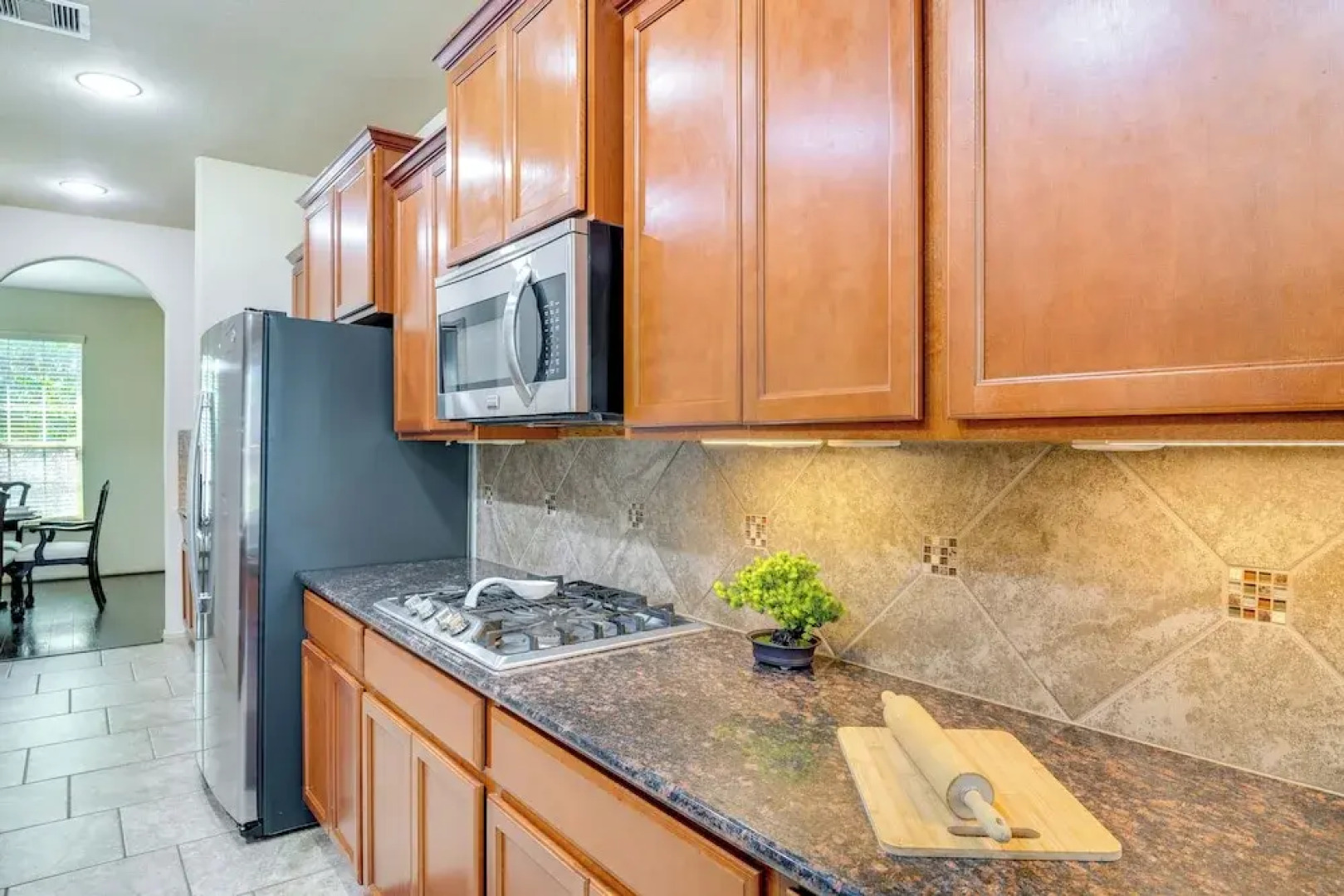 < 1 Mi to Lake Conroe: Home w/ Furnished Patio!