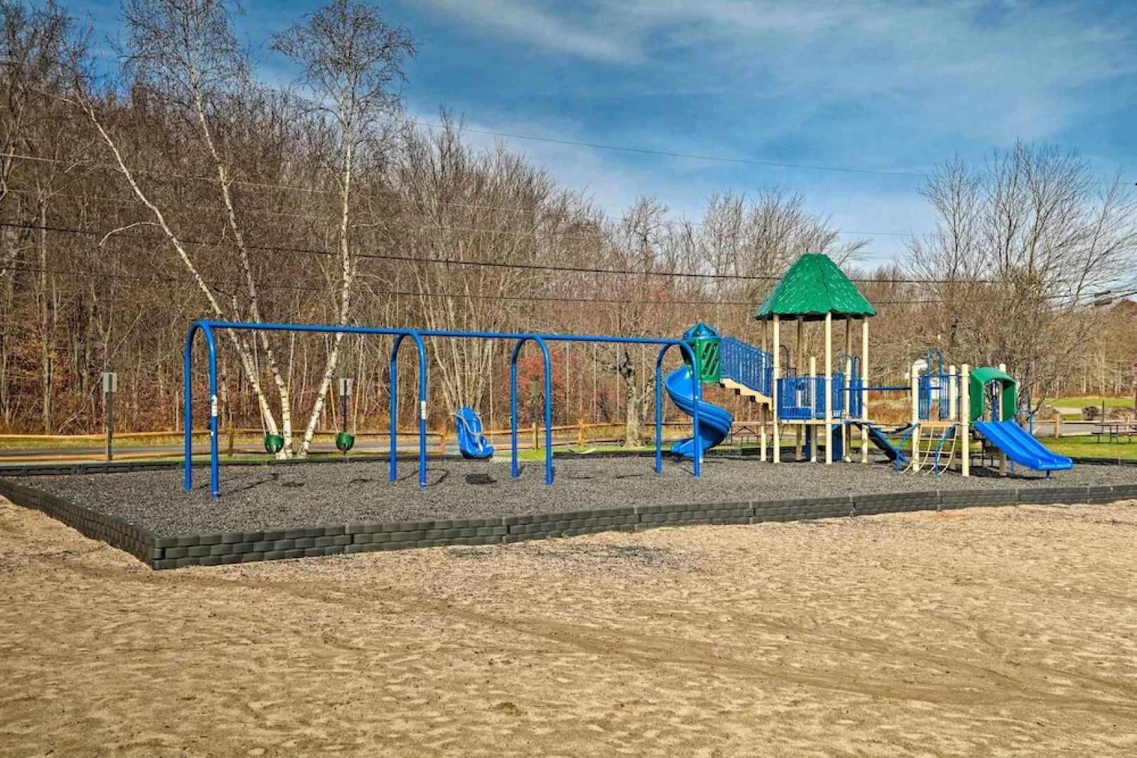 Walk to Arrowhead Lake: Cabin w/ Private Hot Tub!