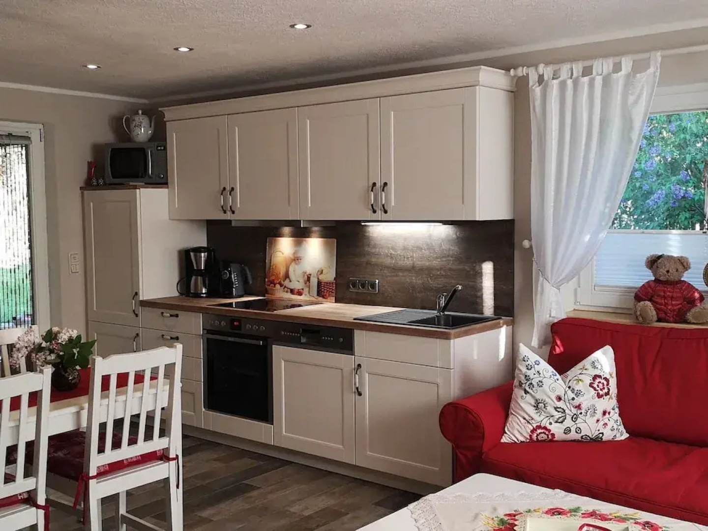 Beautiful Cottage With Fenced Garden in Kransevitz