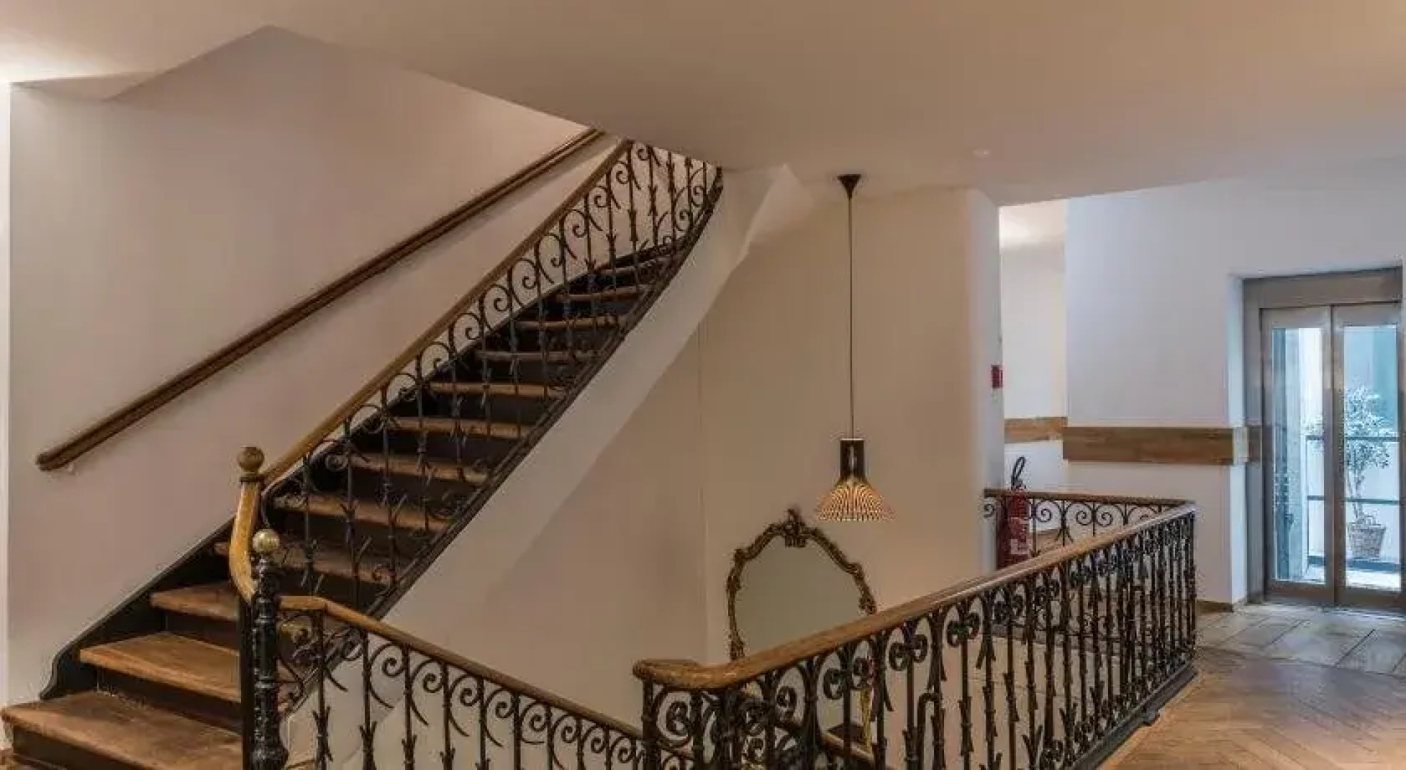 East-West Riverside Hotel