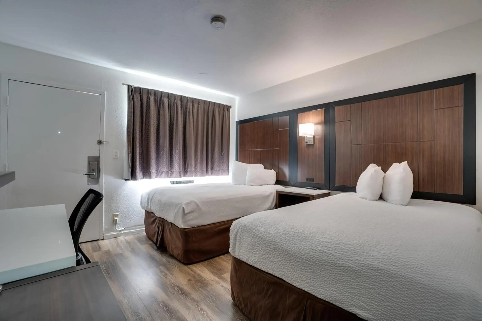 Econo Lodge Stockton near I-5 Fairgrounds