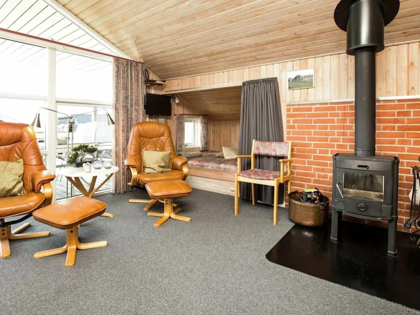 Modern Holiday Home in Millinge Near Sea