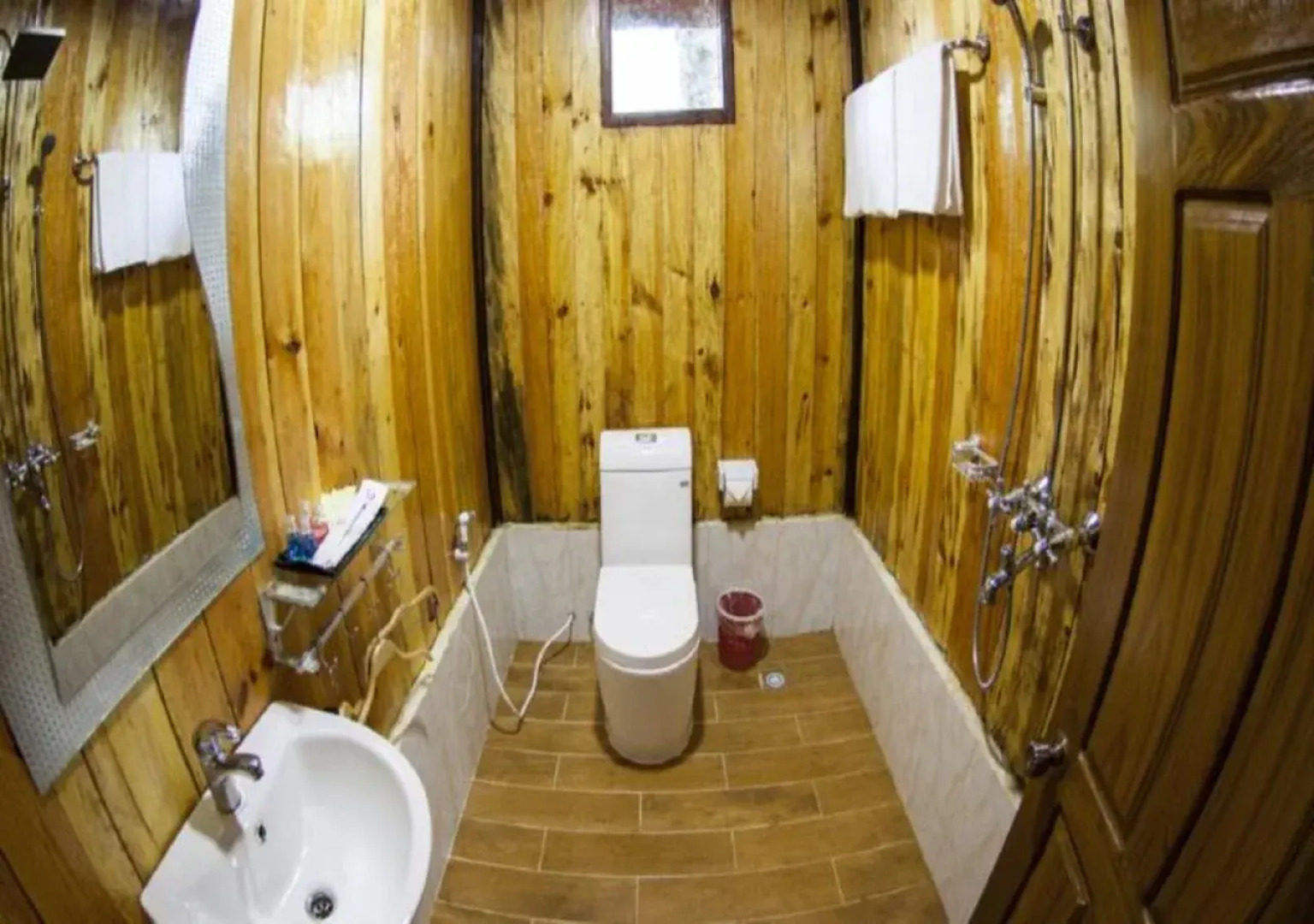 The Floral Breeze Hotel Mt.Victoria