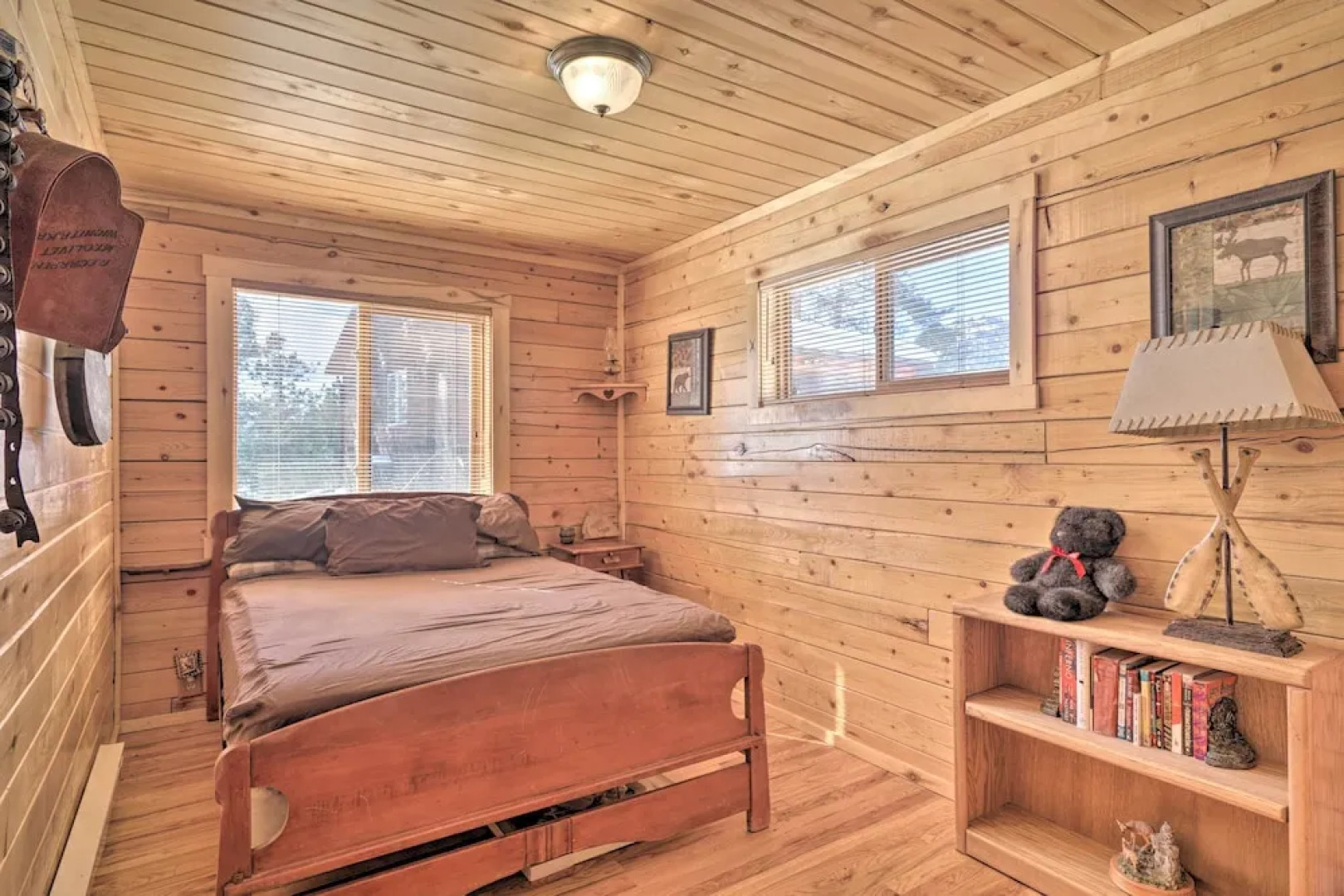 Log Cabin w/ Mountain Views ~ 30 Mi to Pikes Peak!