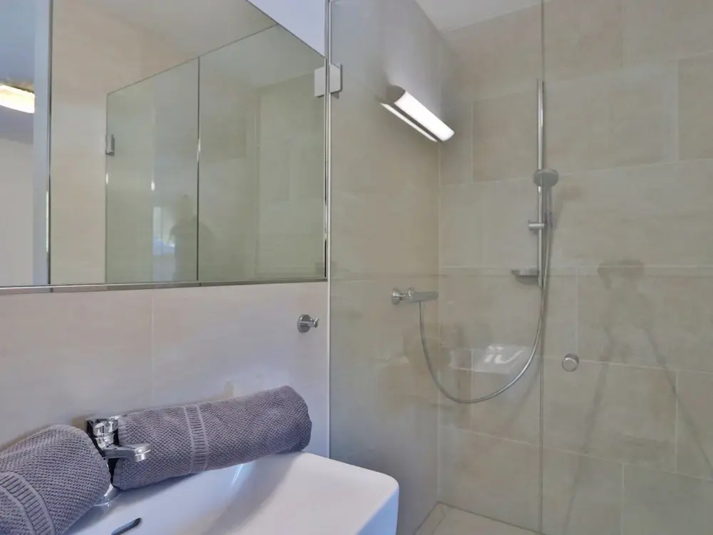 Sunlit Apartment near Forest in Itter