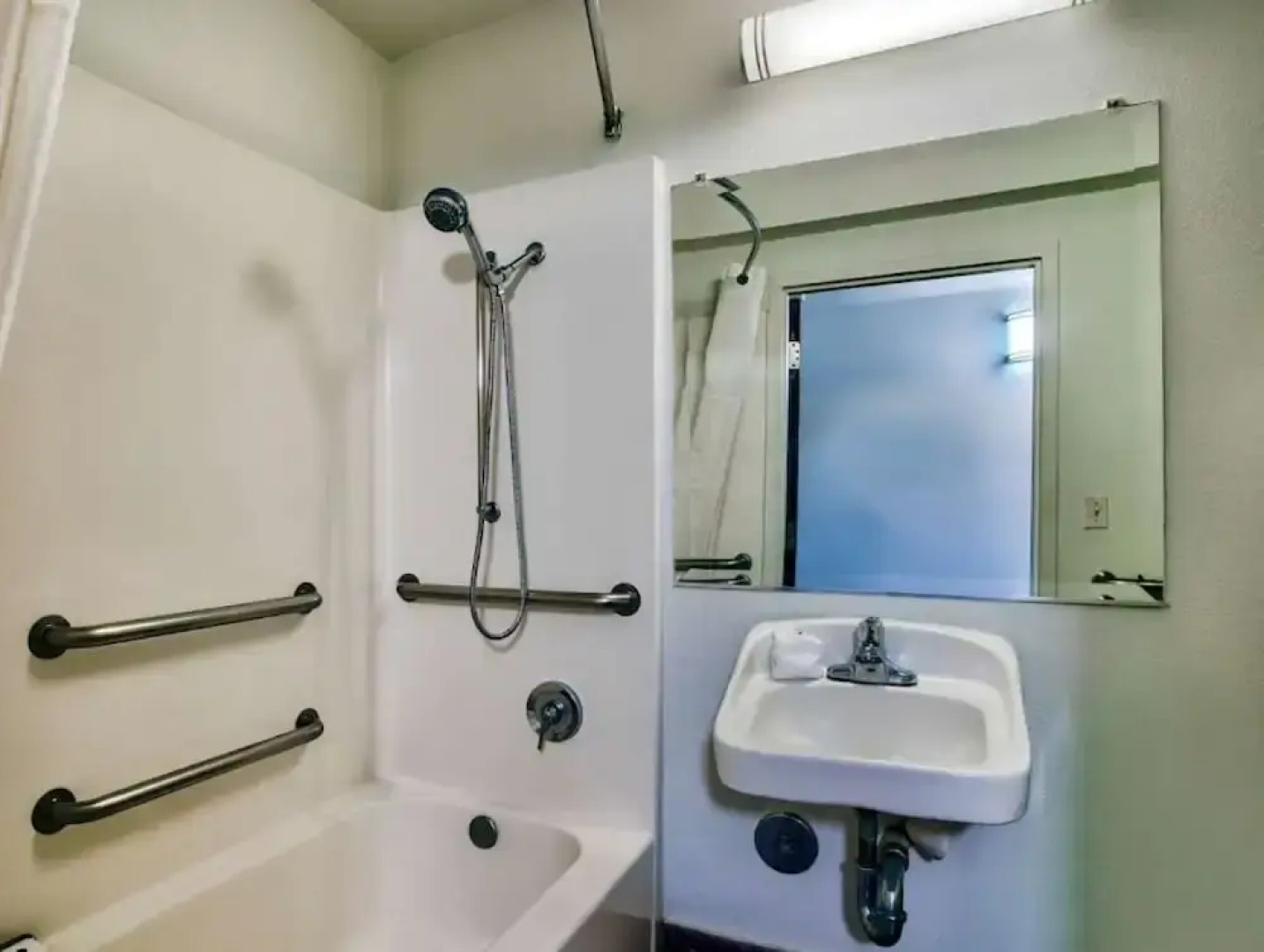 Studio 6 Suites Hesperia, CA – West Main Street – I-15