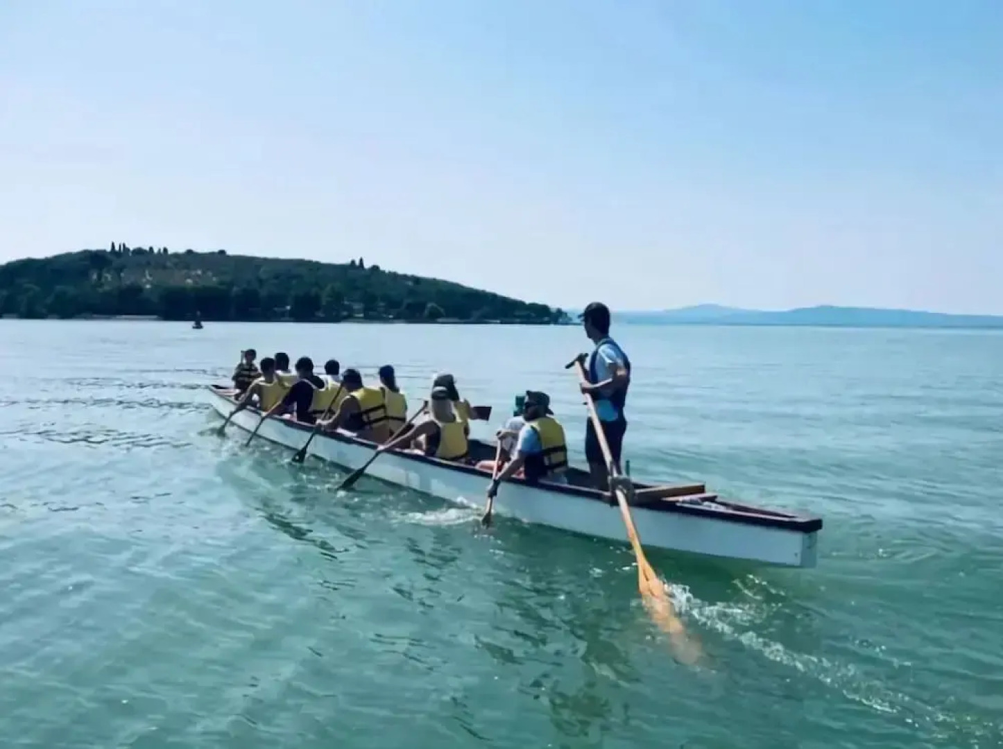 Well-kept Chalet With Covered Veranda on Lake Trasimeno