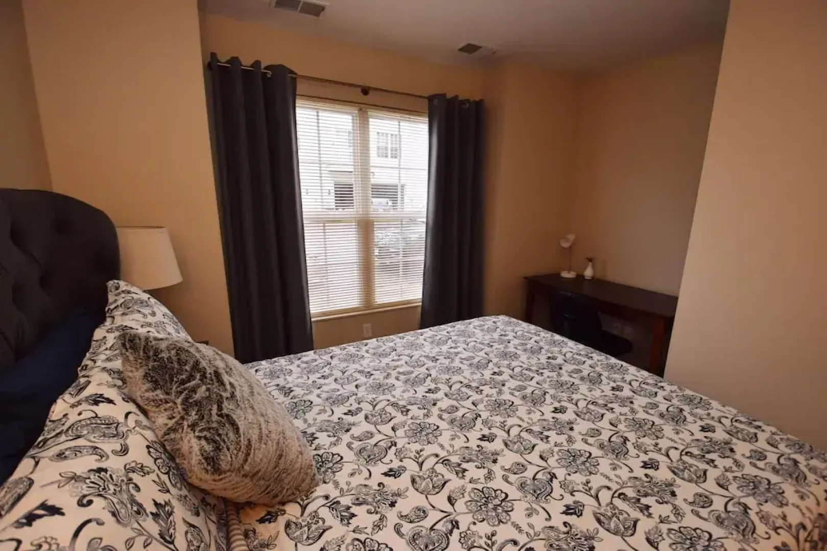 Walk to Notre Dame Spacious 3BR Townhome w Garage Family-friendly Amenities 123p