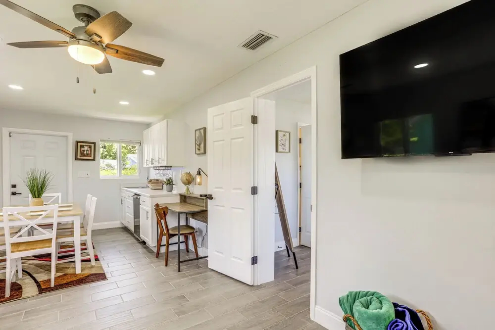 Lake Worth Retreat w/ Fire Pit: 5 Mi to Beaches!