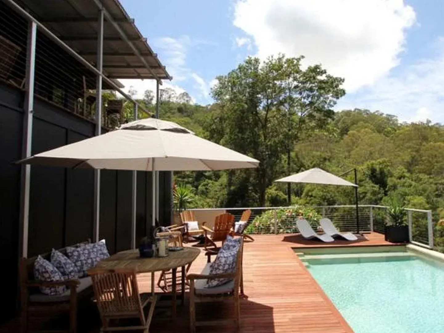Phoenix Eumundi Bed & Breakfast