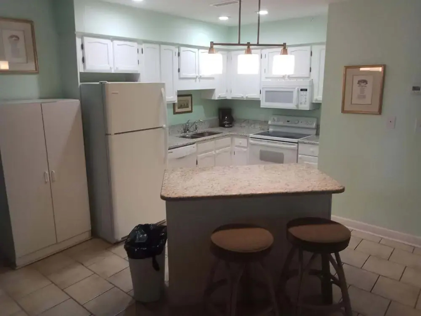 Taranova at Seawatch Inn