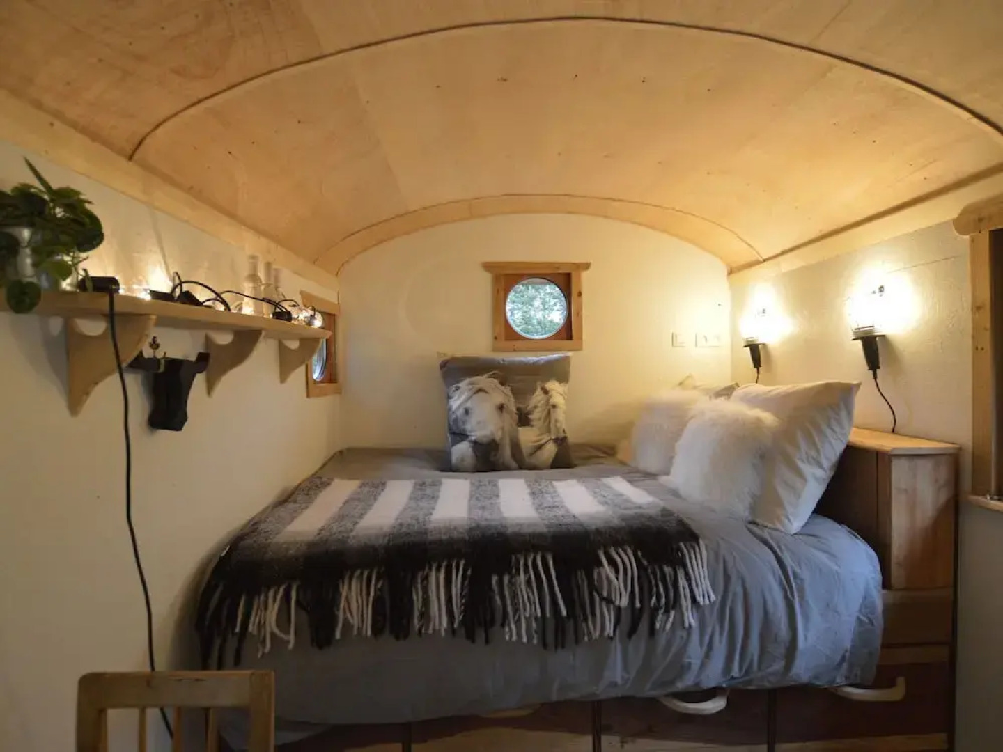 Charming Cottage in Zeeland with Hot Tub