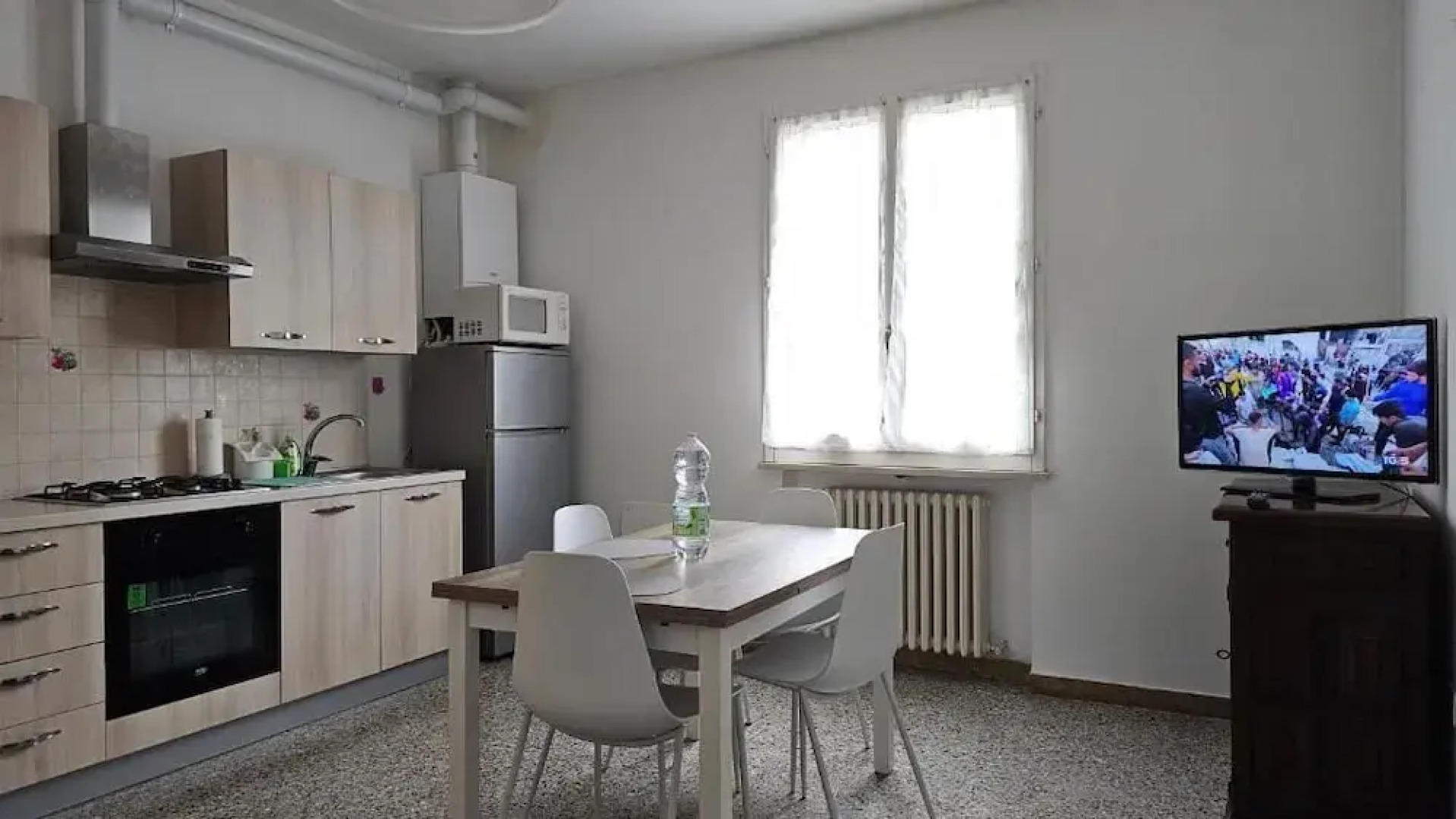 Casa luminosa con parcheggio sotto casa