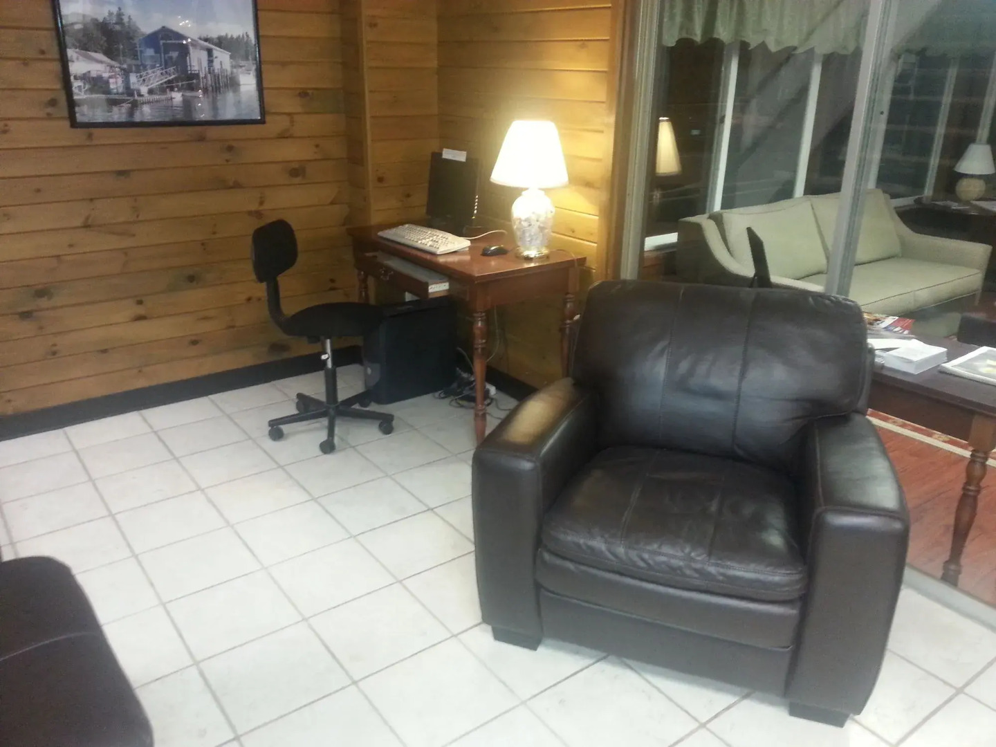 Colonial Inn Ellsworth