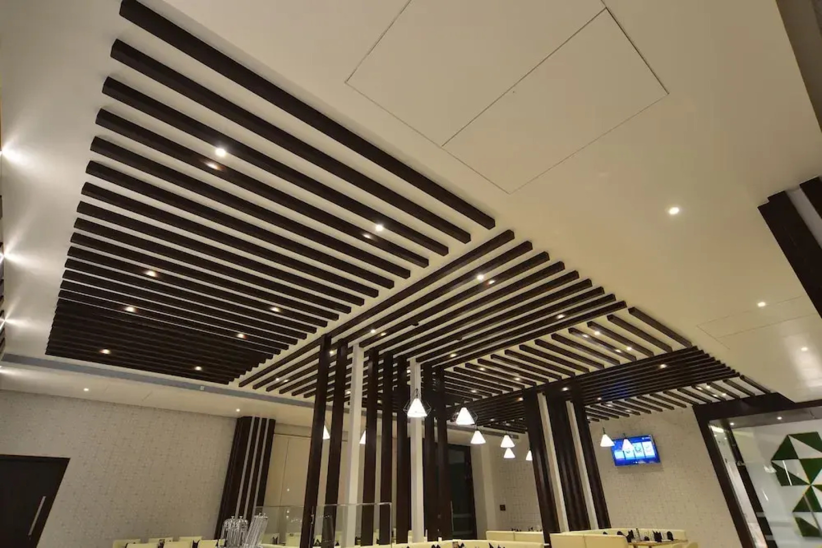 Hotel Jhankar Palace