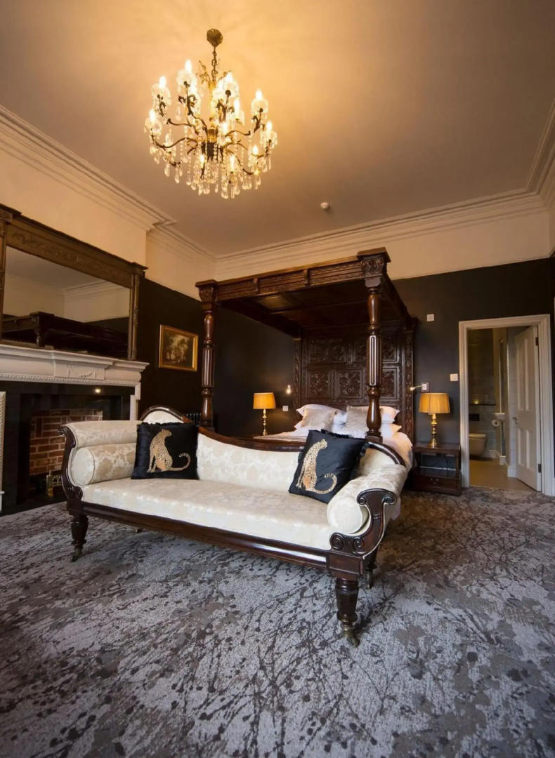 East Walls Hotel