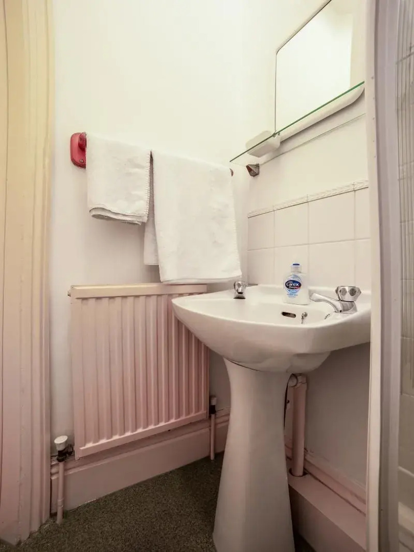 The Briary Hotel - Guest House