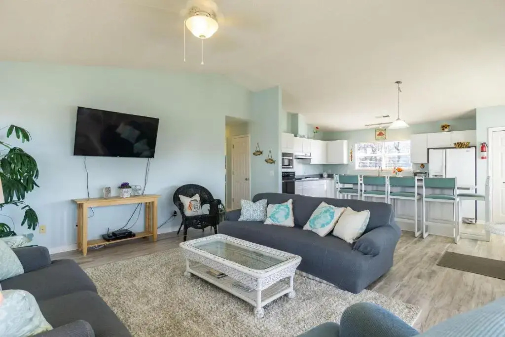 See Otter by Oak Island Accommodations