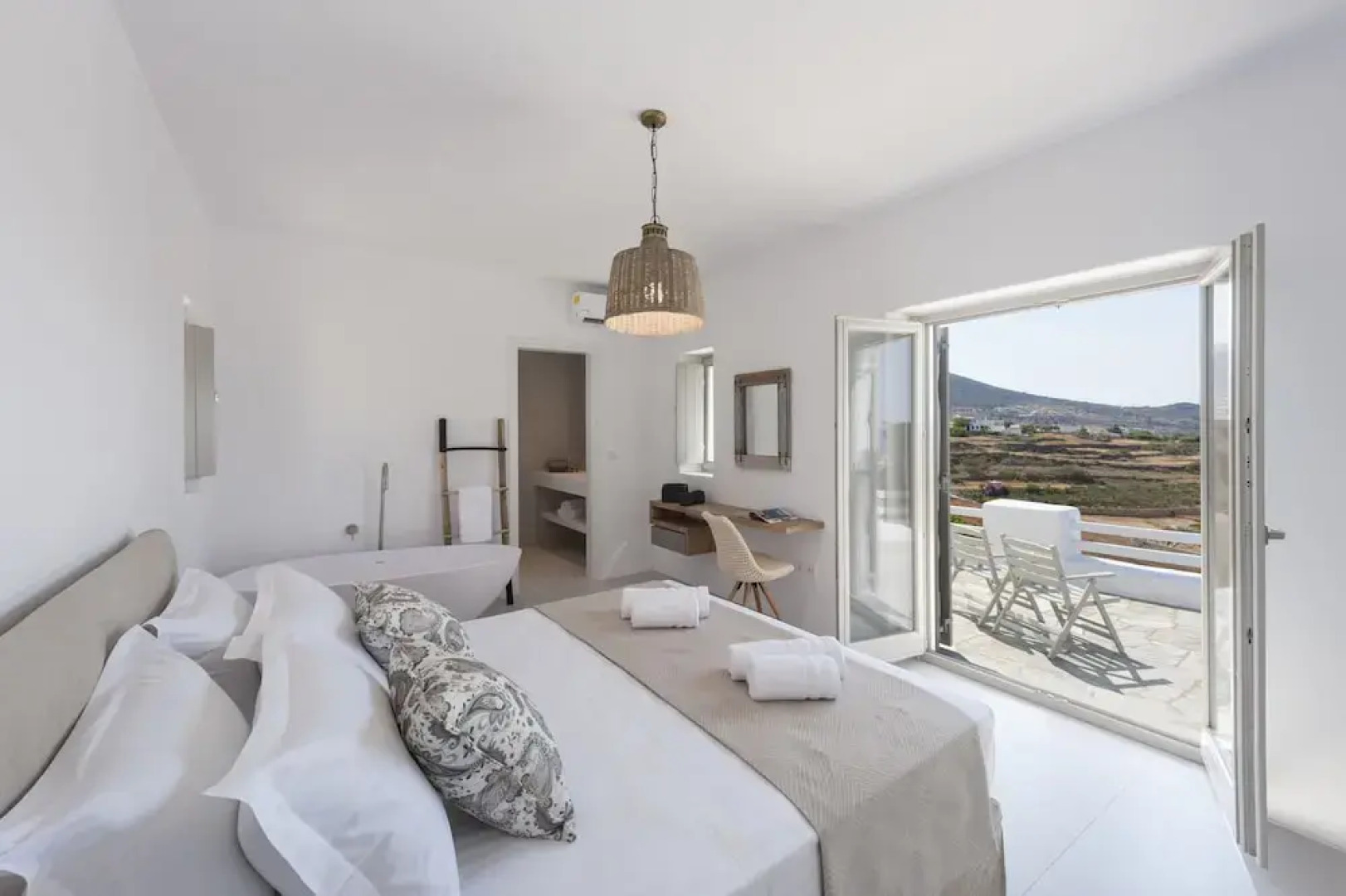 Niriides Luxury Villas