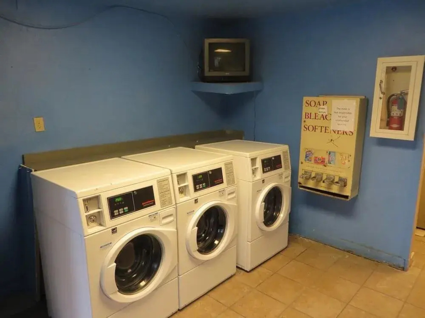 Budgetel Inn & Suites