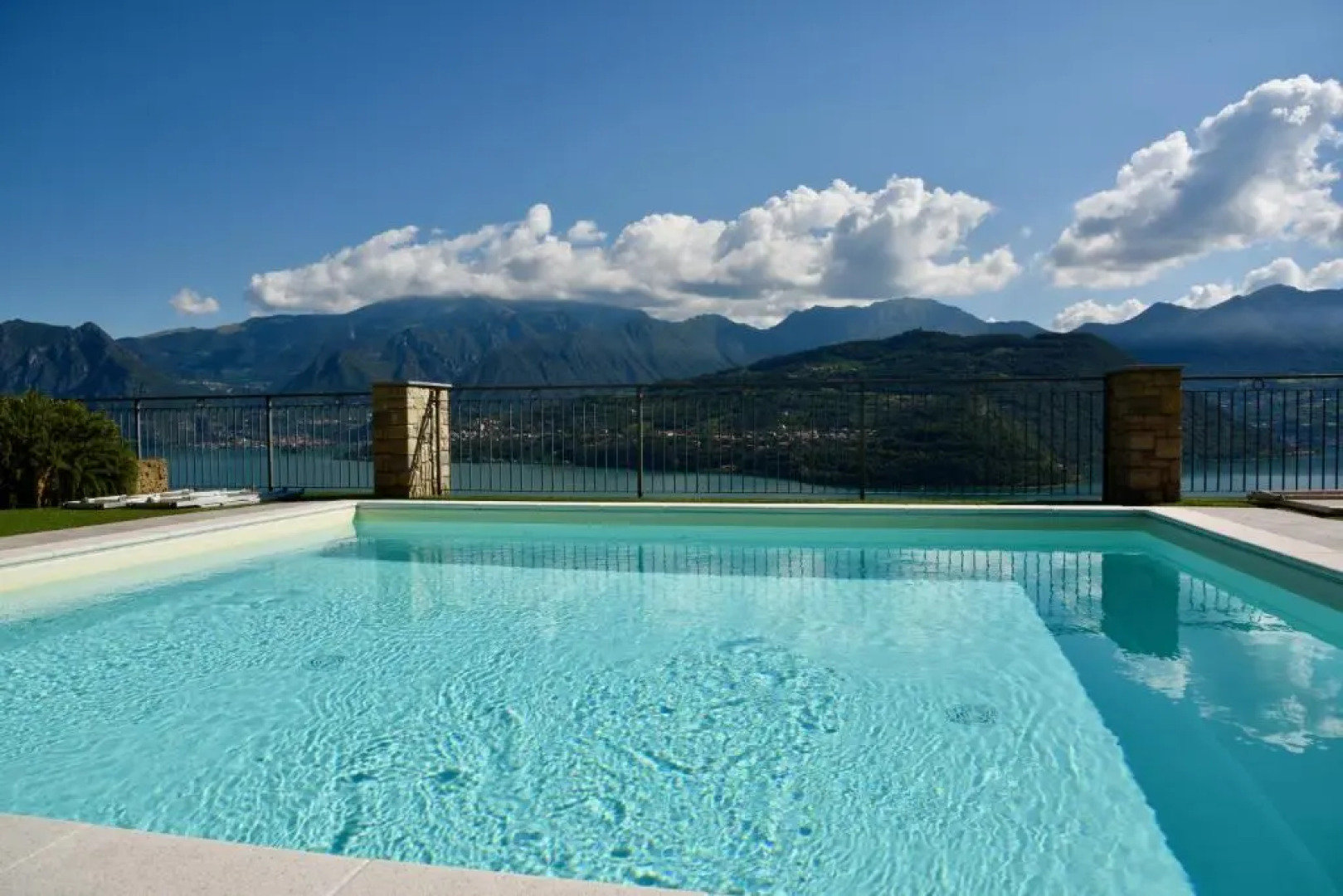 Italian Vacation Homes - La Petite Maison du Lac