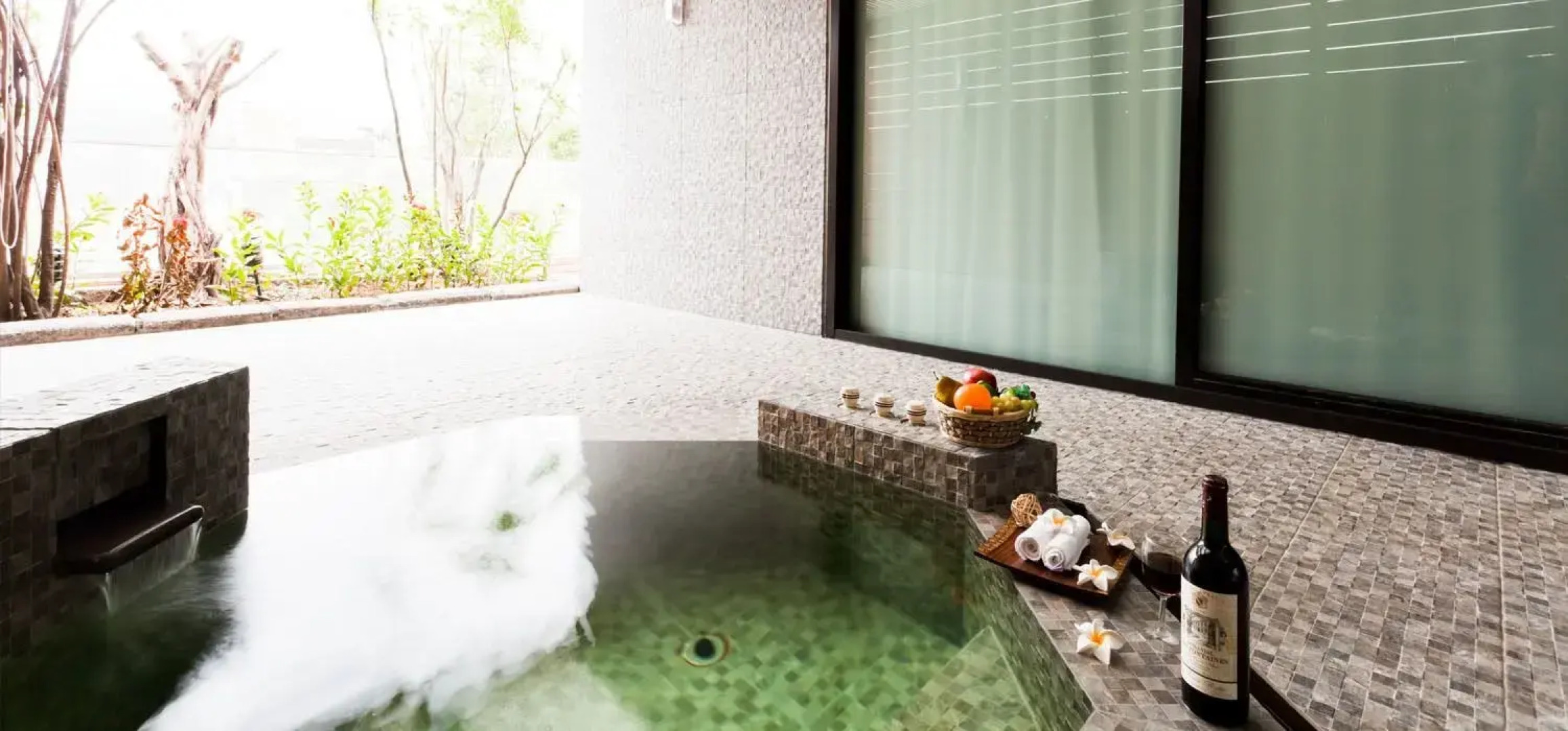 The Loft Seaside Suites