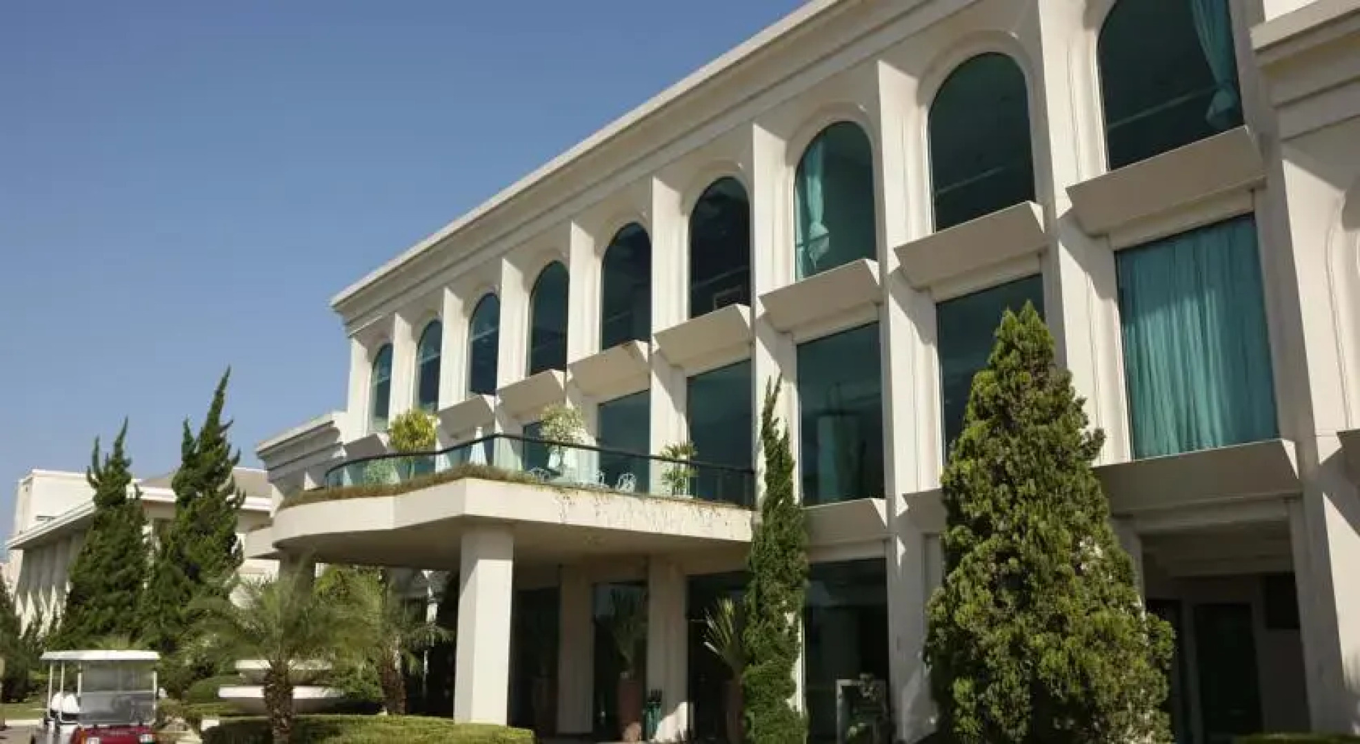 Paradise Golf & Lake Resort