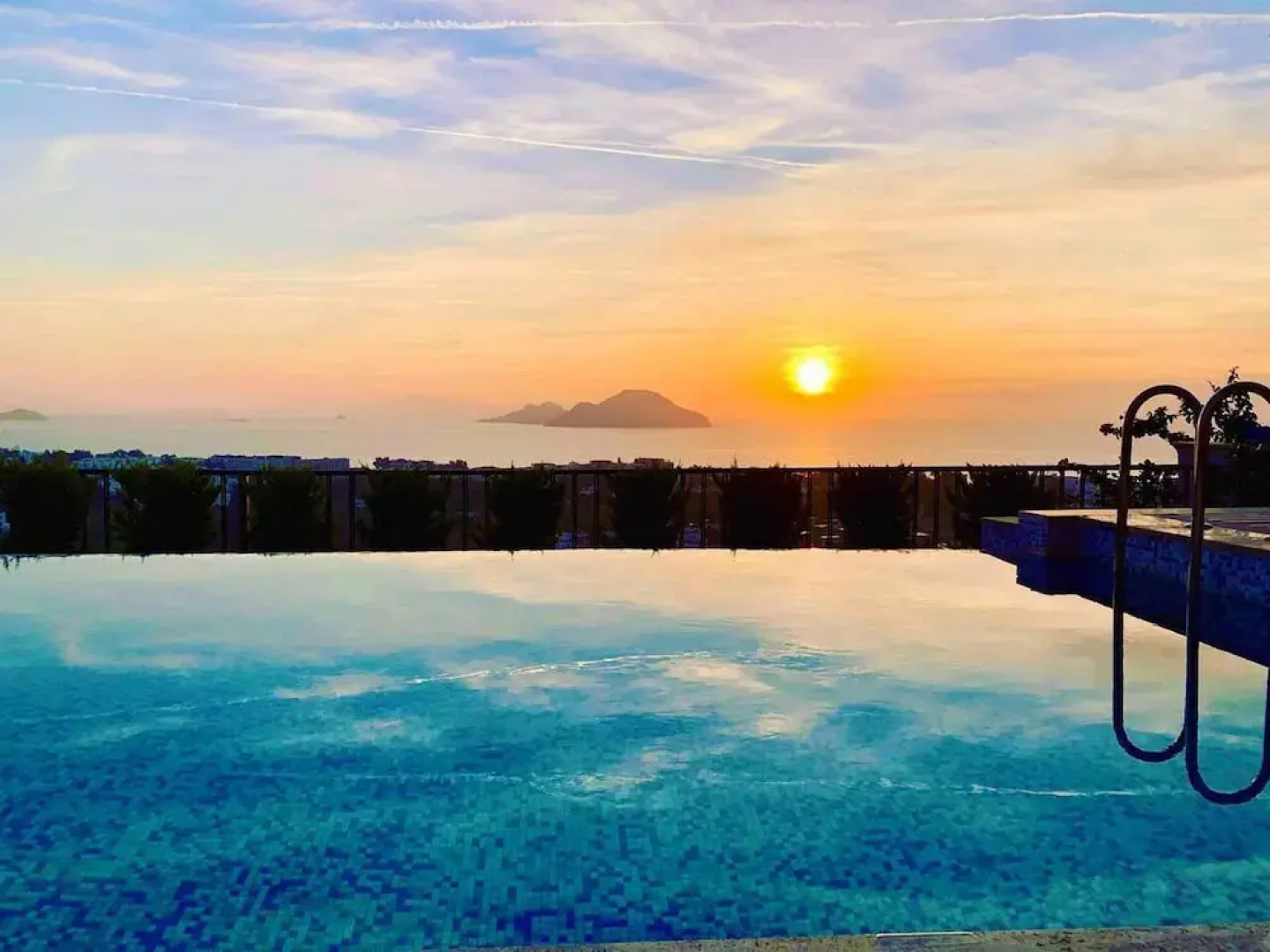 Bodrum - 5 Bedrooms Villa With Heated Pool