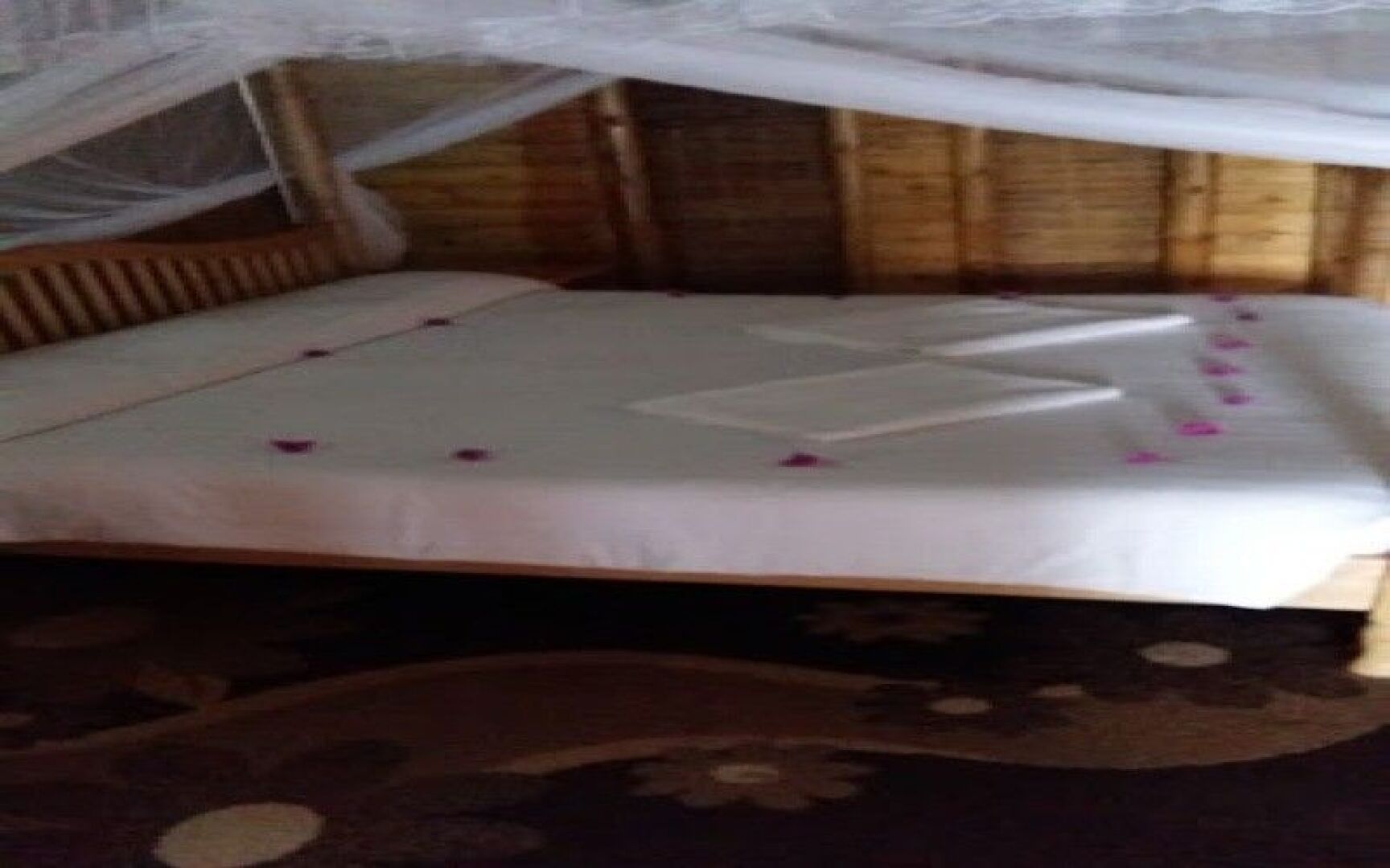 Lake Bunyonyi Eco Resort