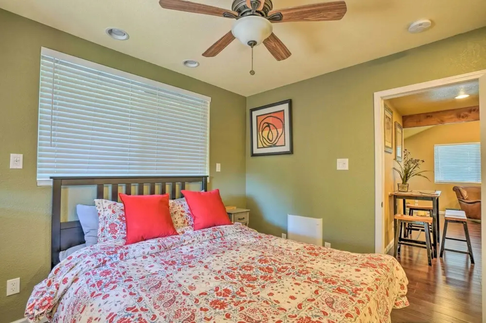 Cozy Cottage w/ Grill - 5 Mi to Mt Baldy Resort!