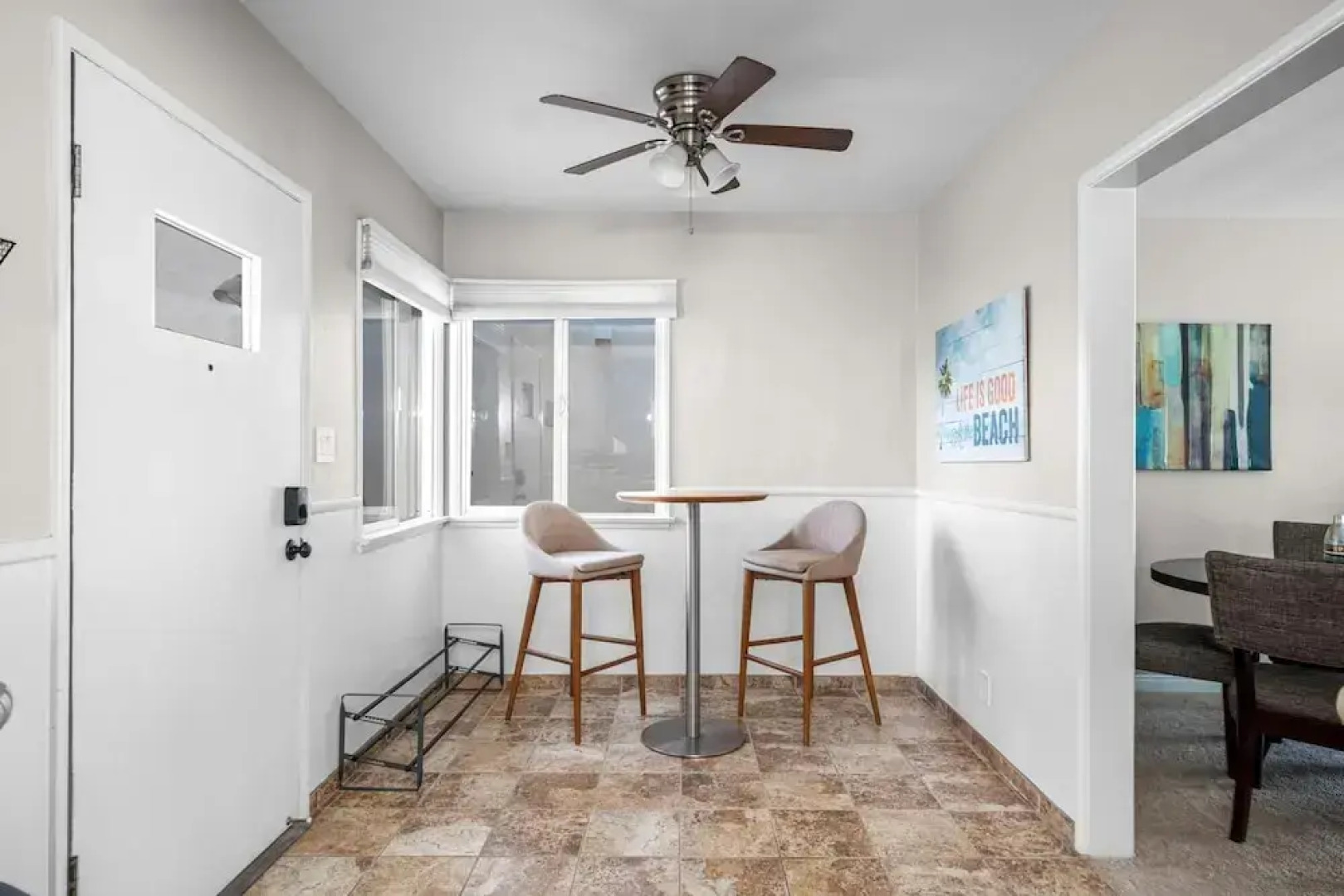 Beachside Apt With Laundry AC Patio