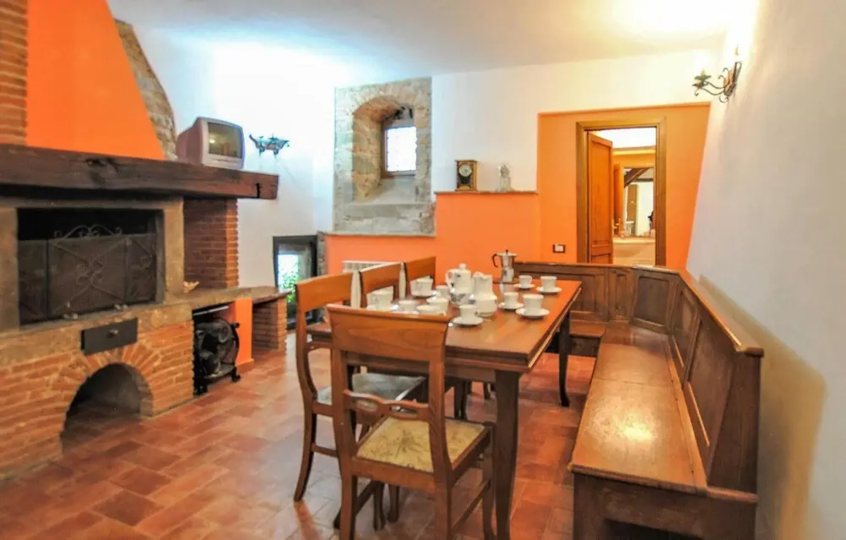 Stunning Home in Marliana With Wifi, 2 Bedrooms and Outdoor Swimming Pool