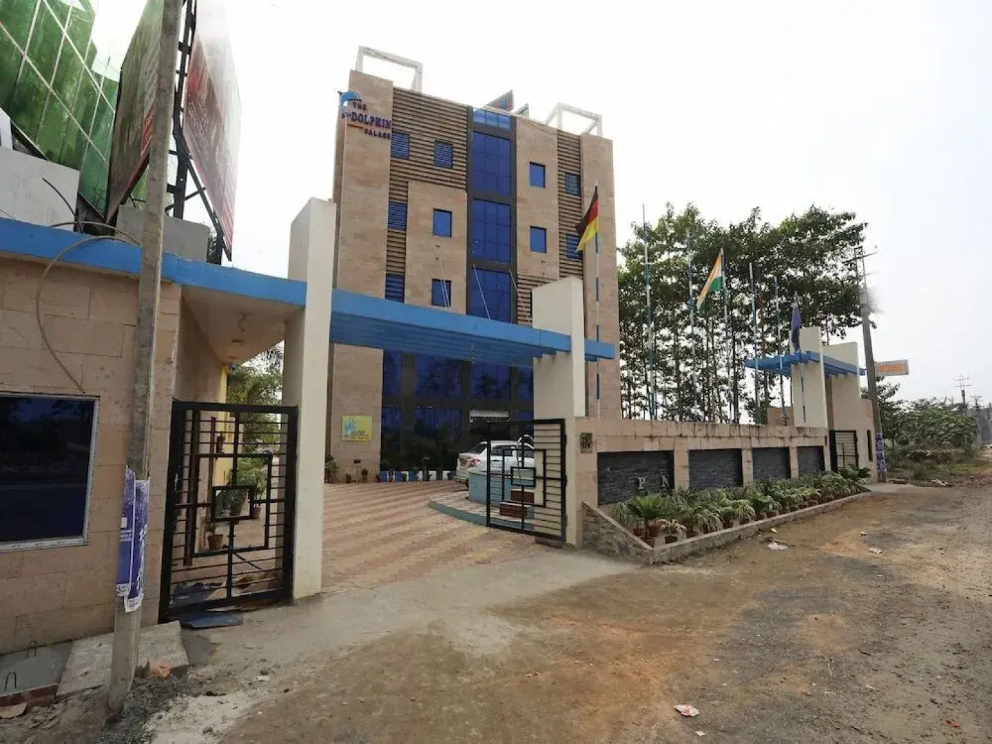 The Dolphin Palace By OYO Rooms