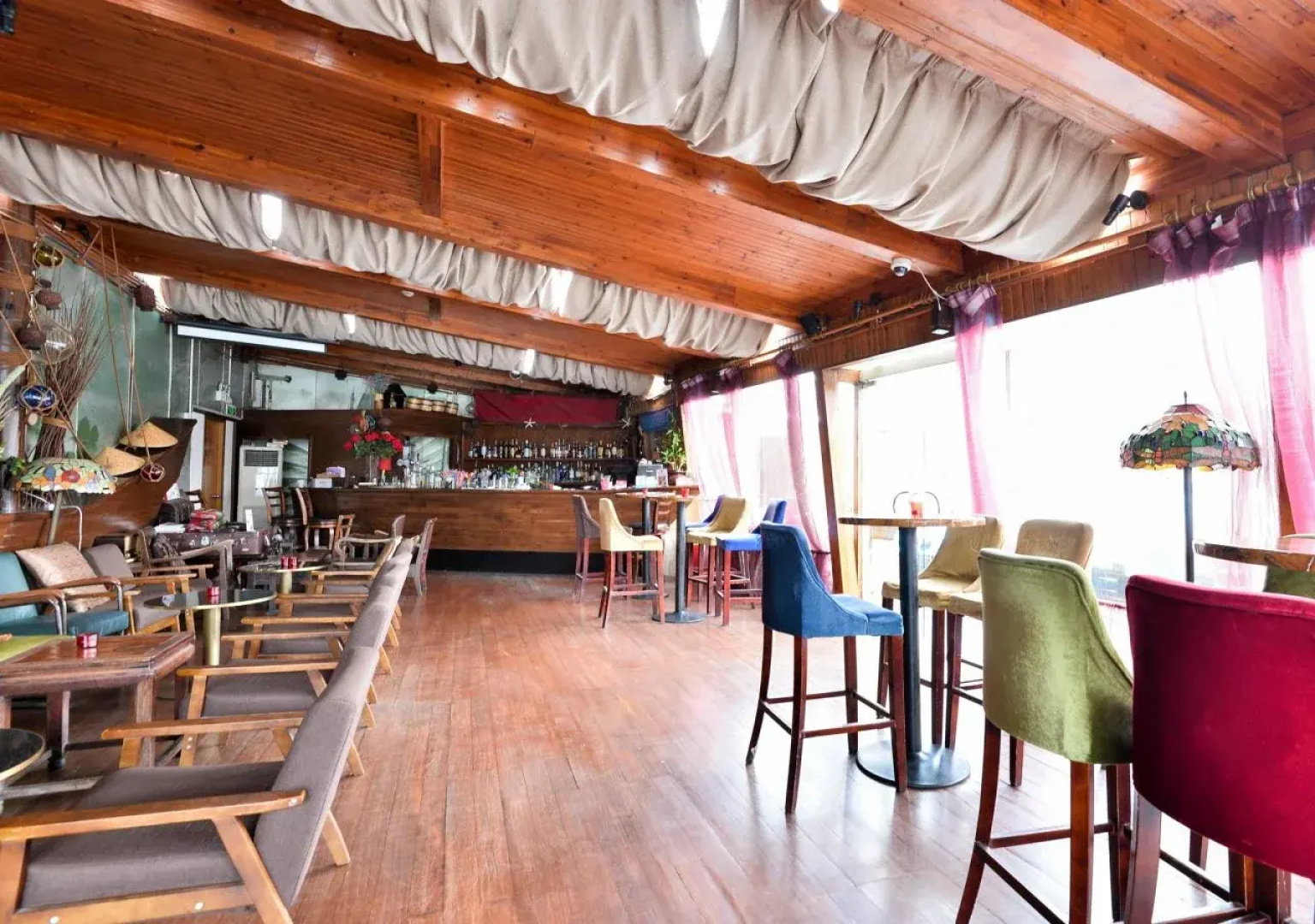 Captain Hostel